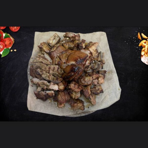 Platou din carne cu ciolan (2800 g)